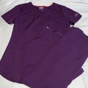 Dickies Dynamixx XS Purple scrub set